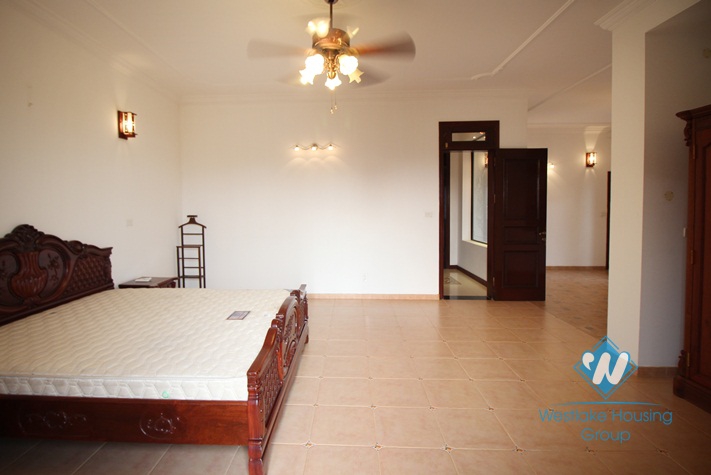 A nice house for rent with lake view in Tay Ho
